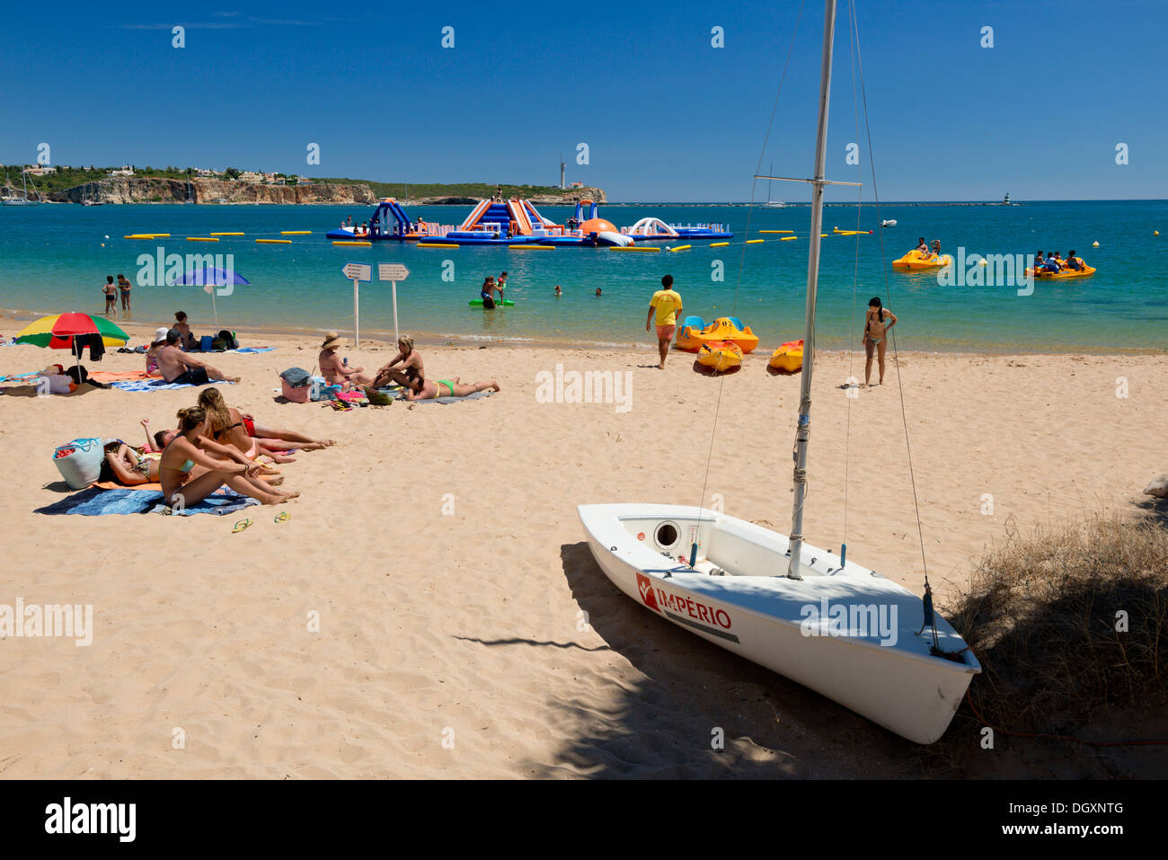 Il Portogallo, Algarve pedalò su Praia da rocha beach Foto Stock