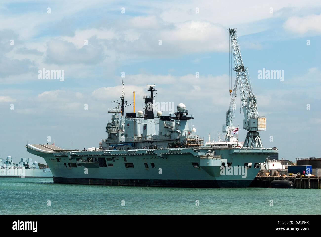 HMS illustre presso la Royal Navy base a Portsmouth Porto, Inghilterra. Foto Stock