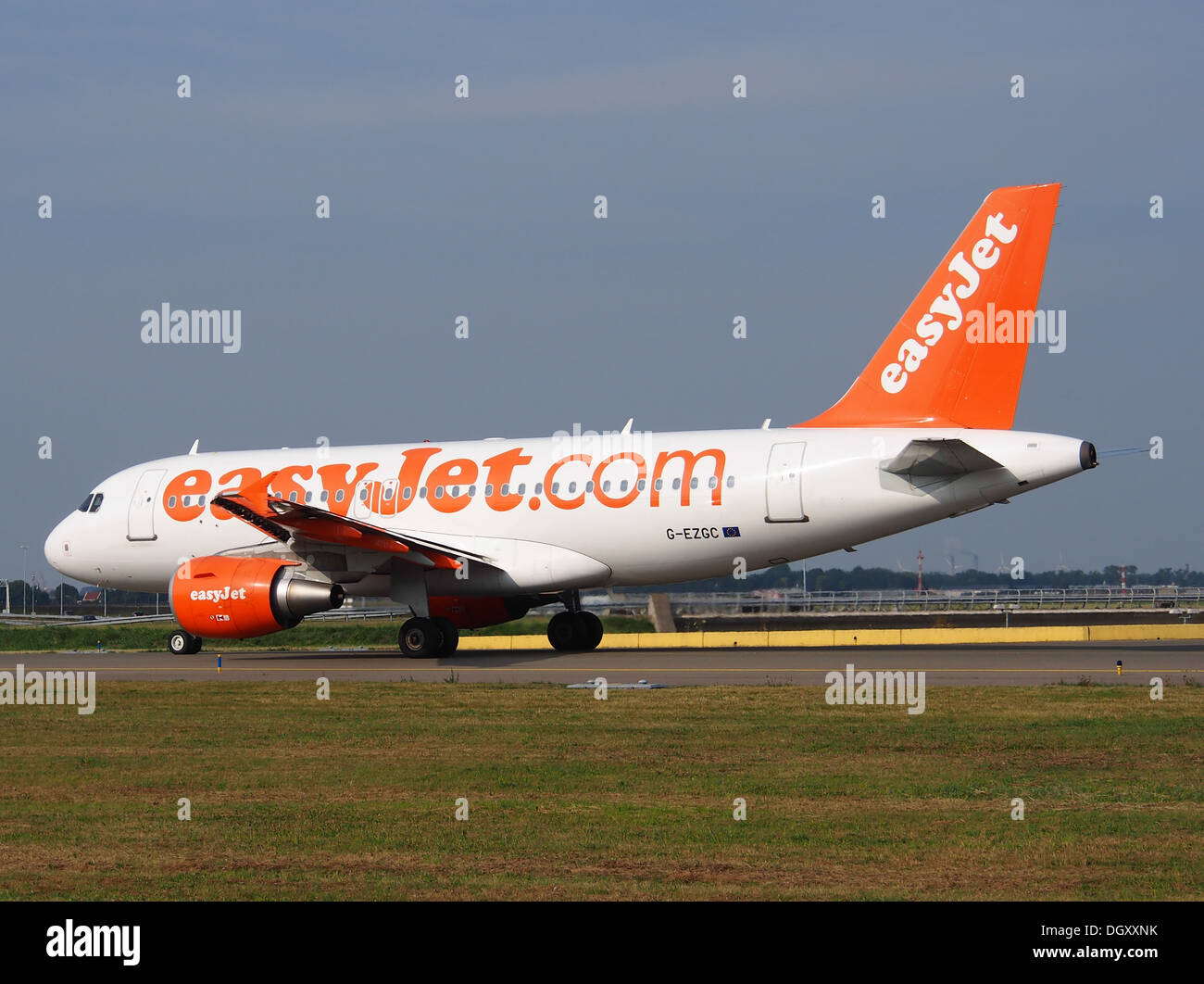 G-EZGC easyJet Airbus A319-111 di rullaggio, 25agosto2013 pic-4 Foto Stock