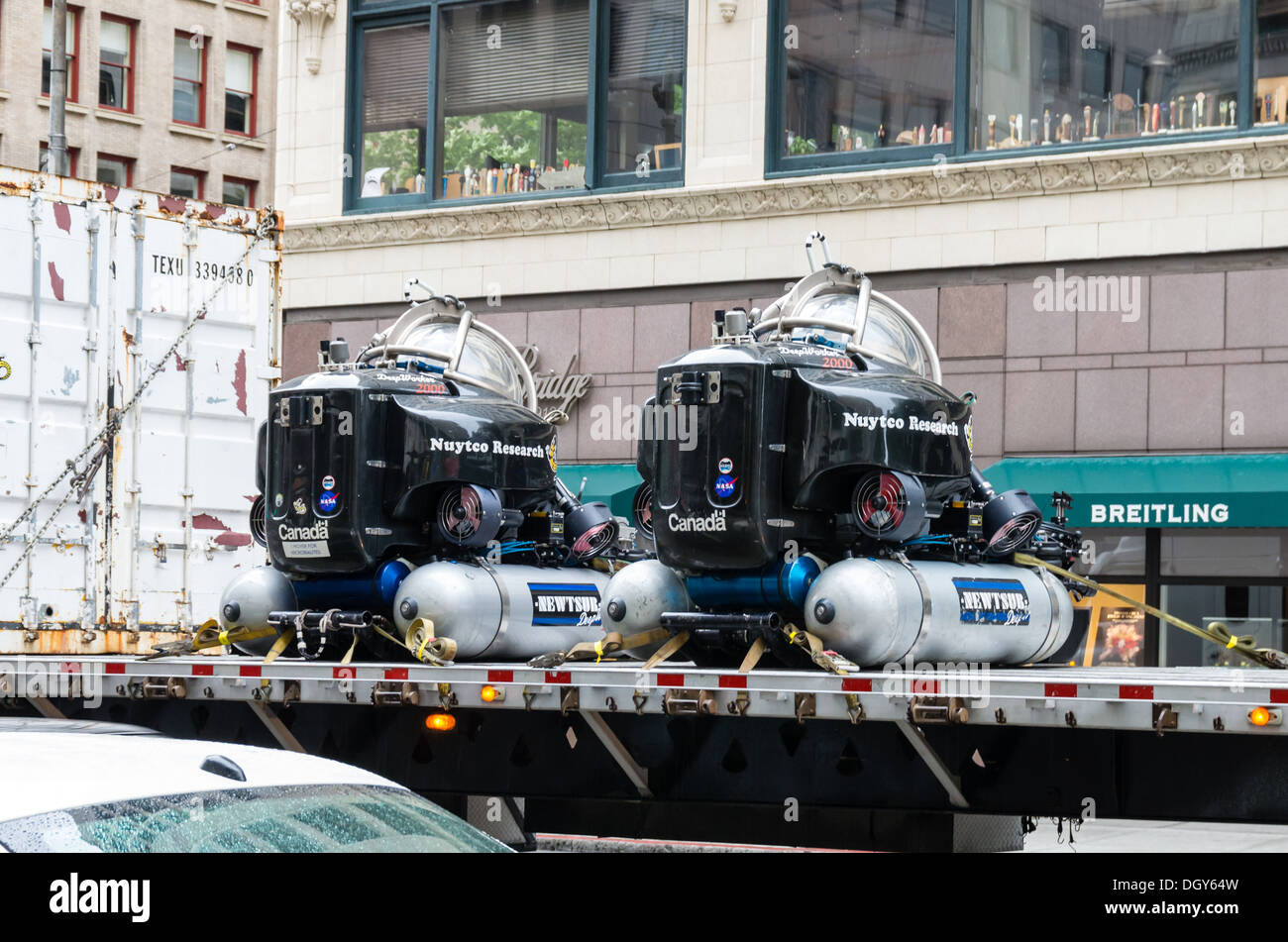 Lavoratore profondo 2000 sommergibili da Nuytco la ricerca di essere trasportati attraverso il centro cittadino di Seattle, Washington, Stati Uniti d'America Foto Stock