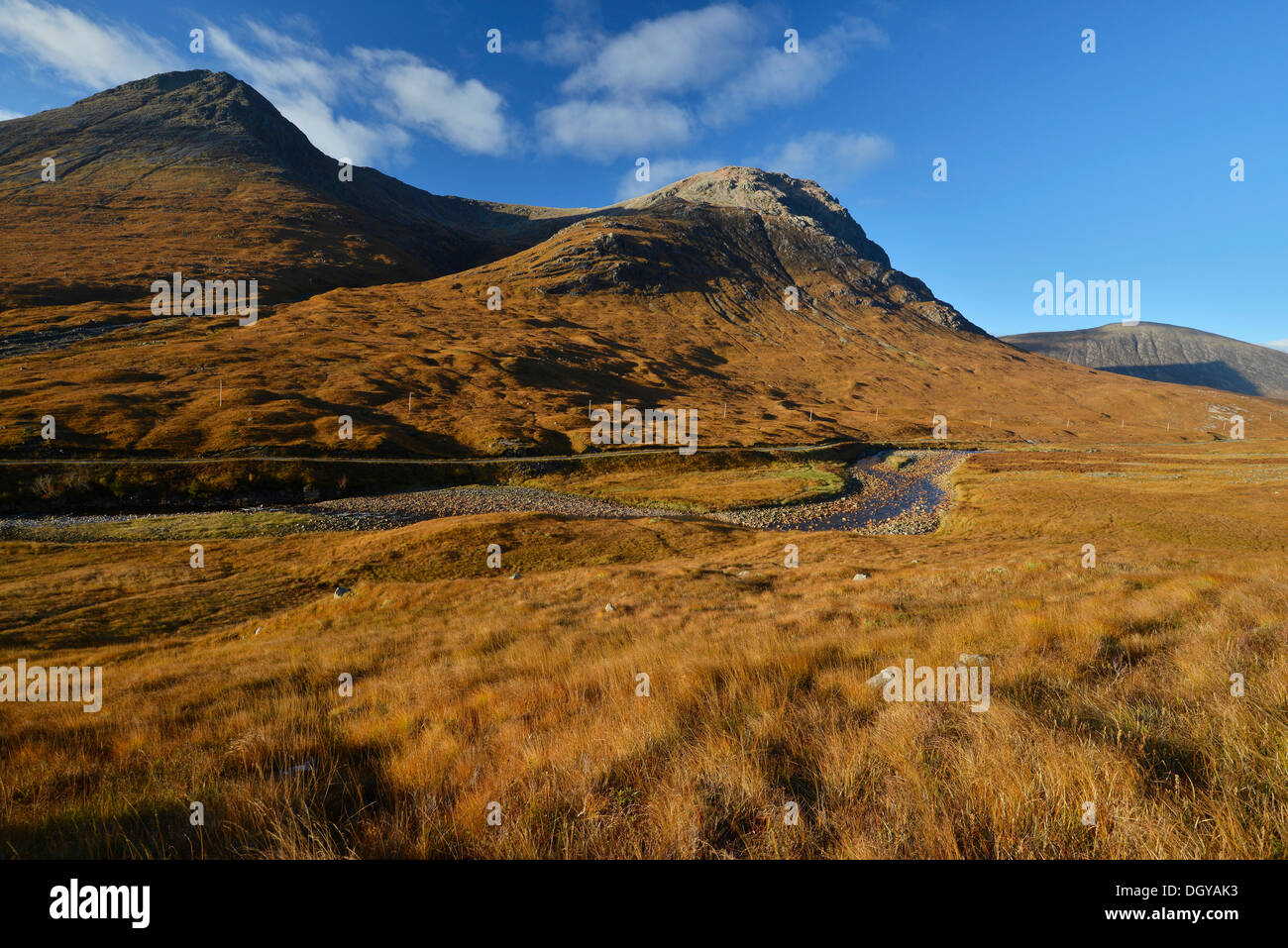 Fiume Etive, autunno nella valle di Glen Etive, Highlands scozzesi, Scotland, Regno Unito, Europa Foto Stock