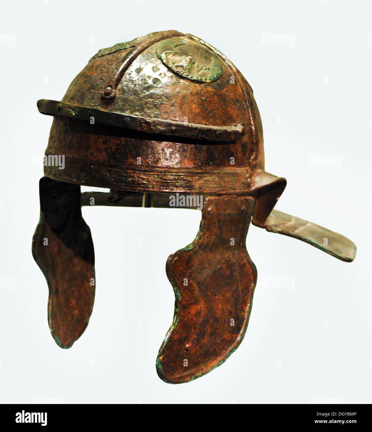 5748. Casco di un soldato romano che si trova nei pressi di Masada. Foto Stock