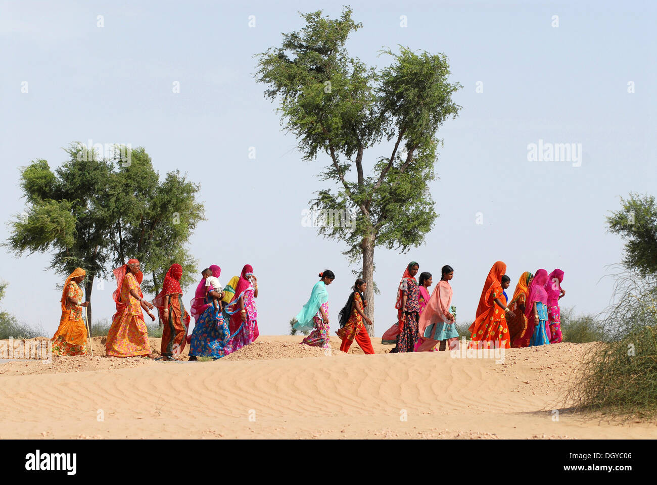 Ram Devra pellegrini, Ramdevra, deserto di Thar, in Pokaran, Pokhran, Rajasthan, India, Asia Foto Stock
