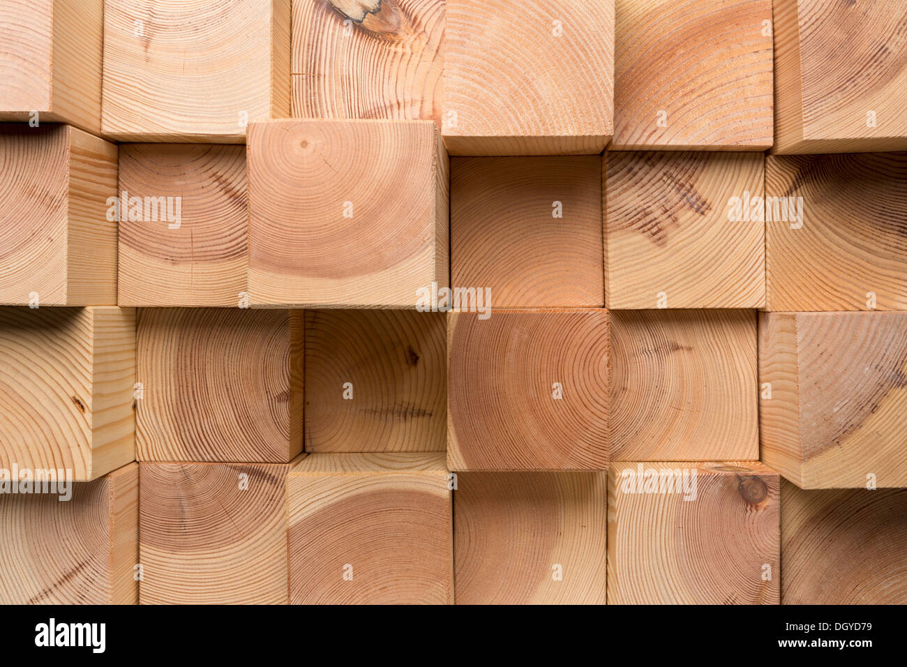 Una griglia di blocchi di legno disposte in varie lunghezze Foto Stock