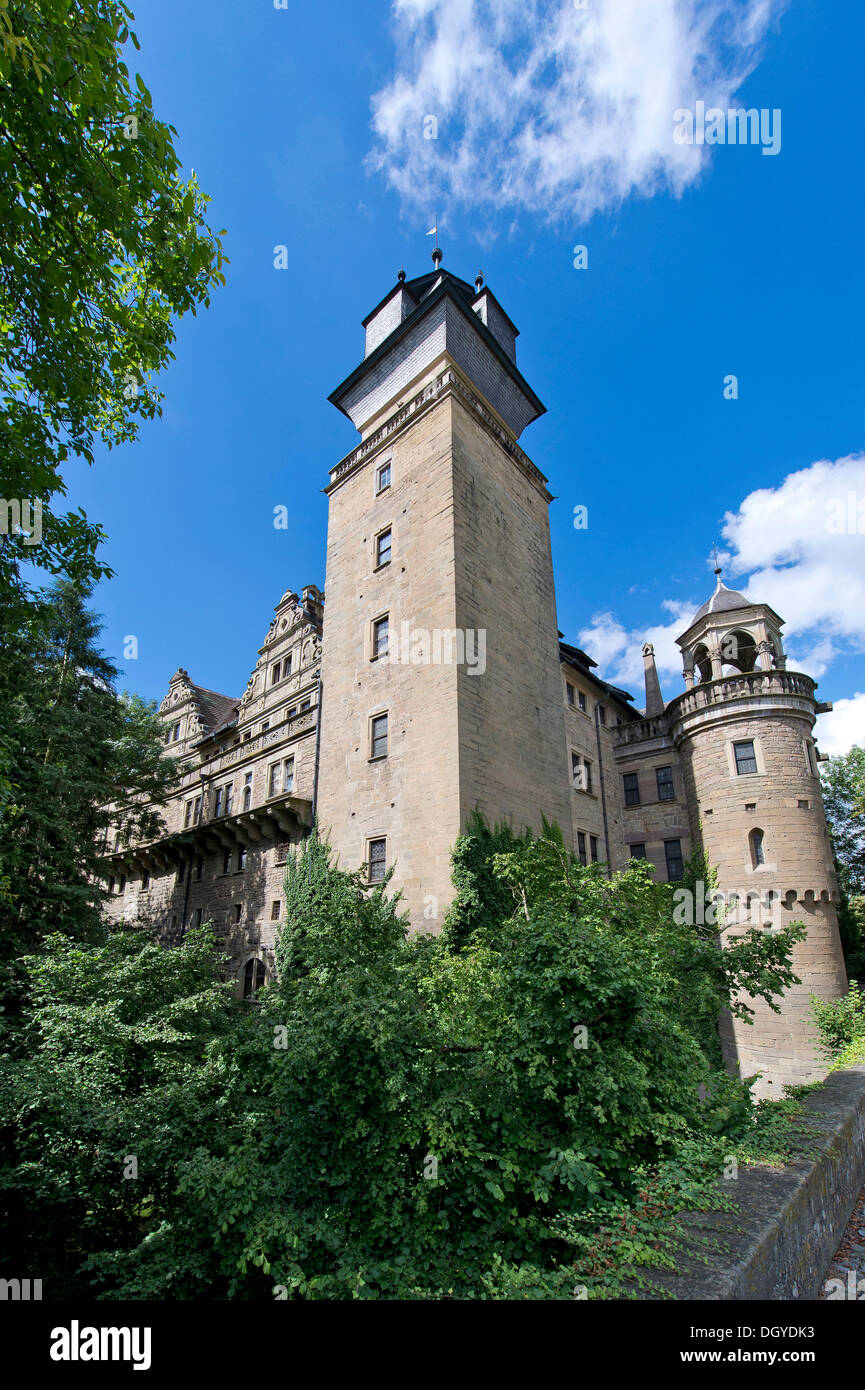 Schloss Neuenstein castello, originariamente un moated il castello dal periodo di Hohenstaufen, sede del Hohenlohe archivio centrale Foto Stock