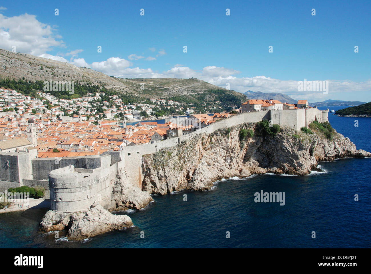 Vista sulla città vecchia e fortezza di parete, fortezza lovrijenac, Dubrovnik, Croazia, europee Foto Stock