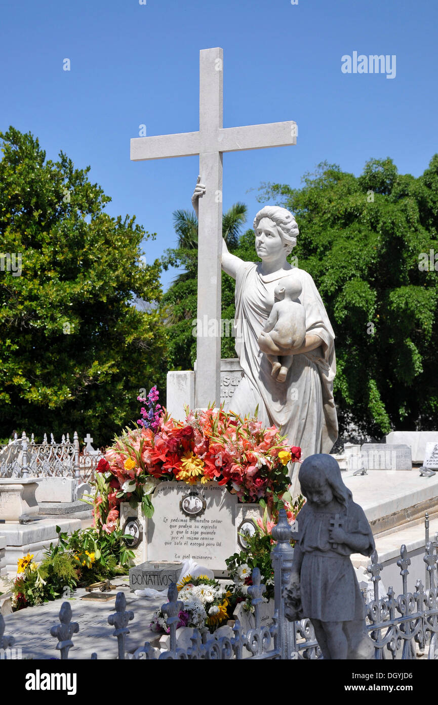 Tomba di Amelia goyri, una donna conosciuta come la milagrosa, cimitero di Colon, cementerio cristobal colon, avana, quartiere storico Foto Stock