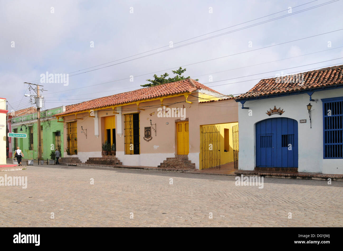 Plaza San Juan de Dios, quartiere storico di Camagueey, Cuba, dei Caraibi e America centrale Foto Stock