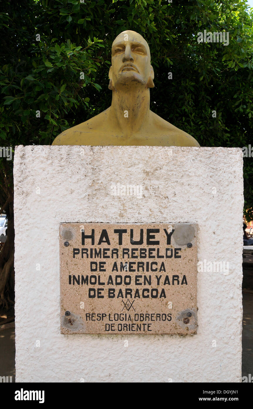 Hatuey statua, Parque Independencia e storico centro di Baracoa, Cuba, dei Caraibi e America centrale Foto Stock