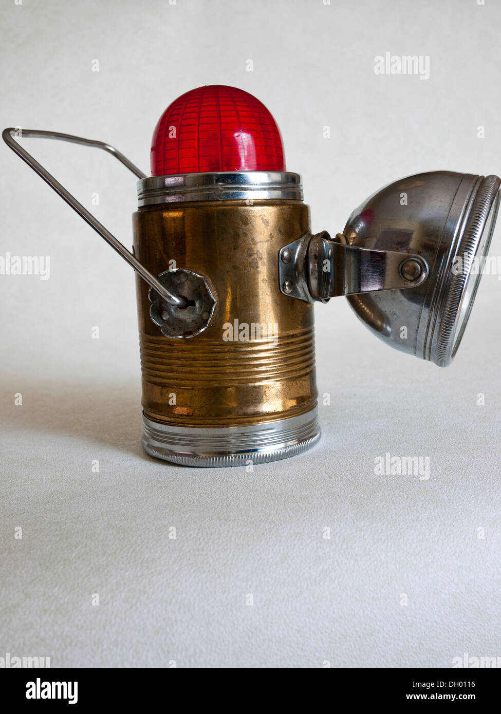 Vecchio multi purpose batteria lampada. Foto Stock