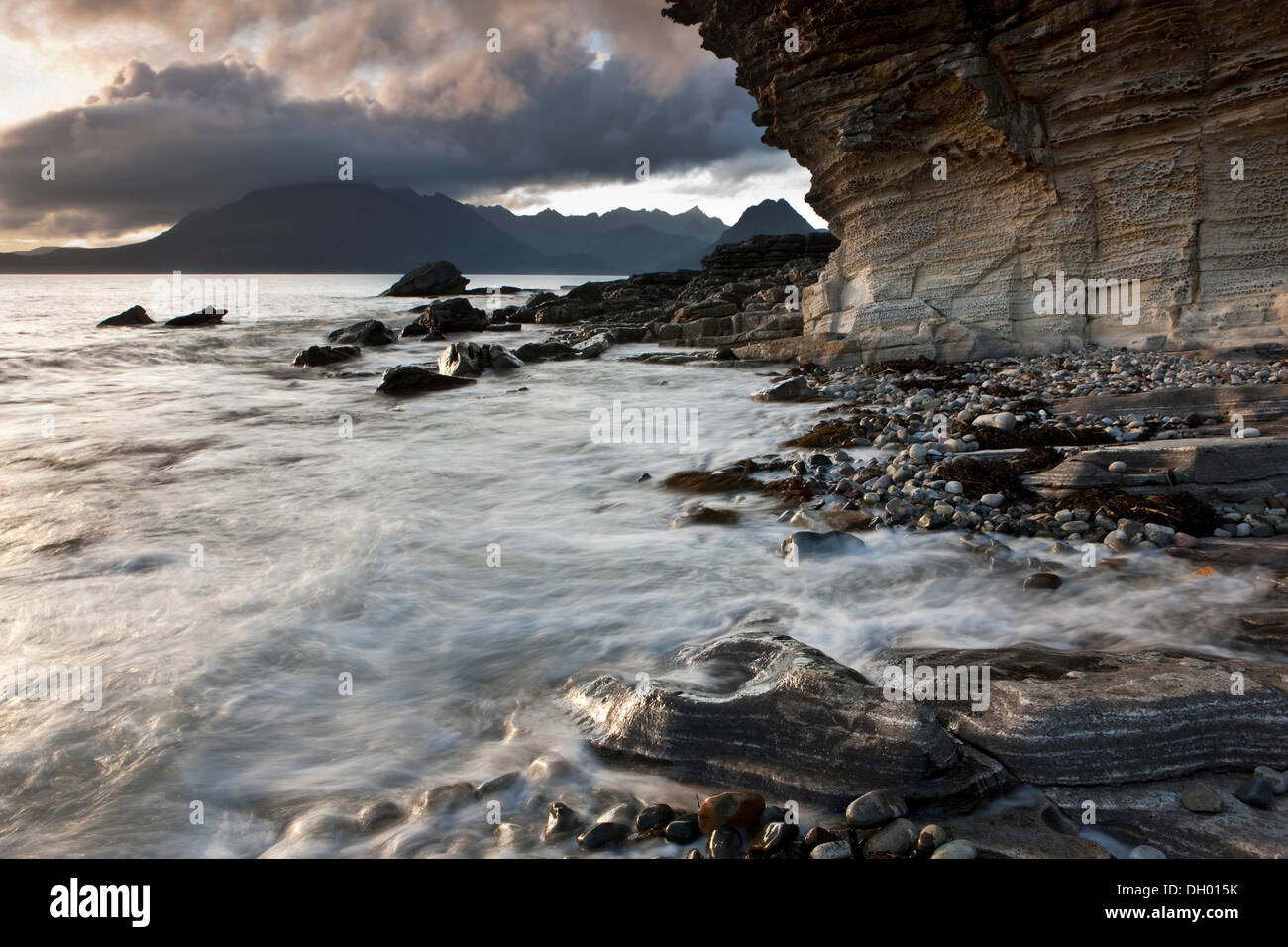 Costa rocciosa, Elgol, Isola di Skye, Scotland, Regno Unito Foto Stock