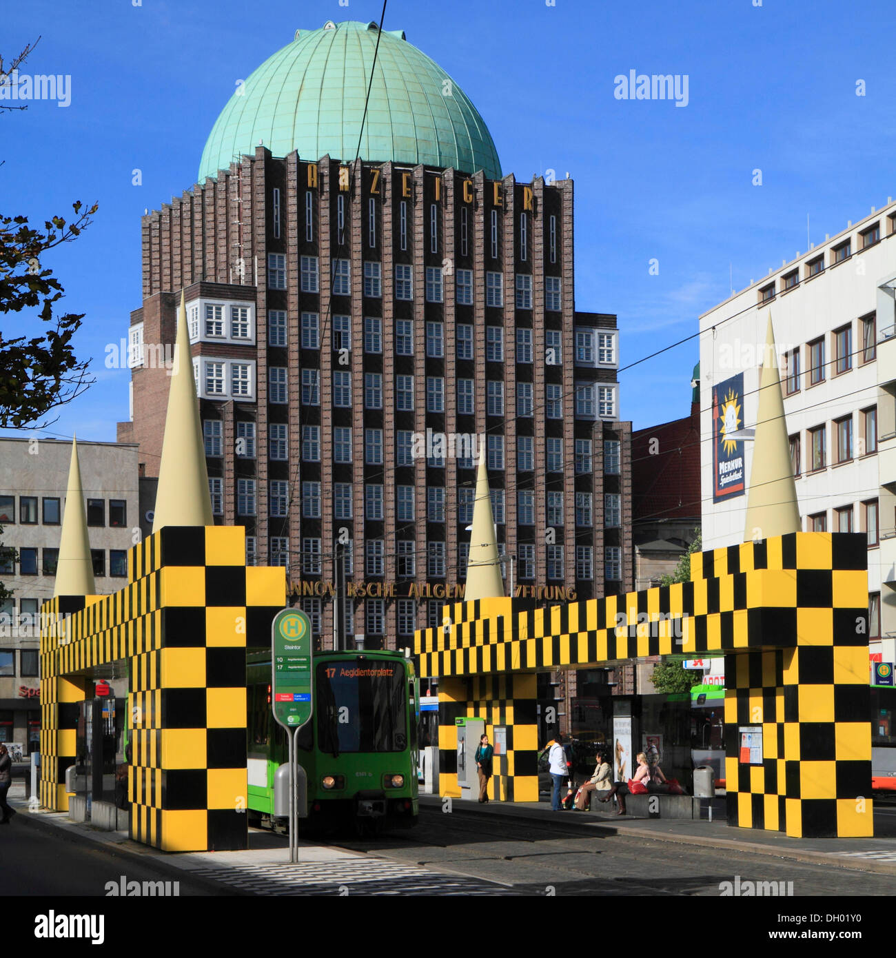 Anzeiger-Hochhaus edificio alto e Steintor tram statio, Hannover, Bassa Sassonia Foto Stock