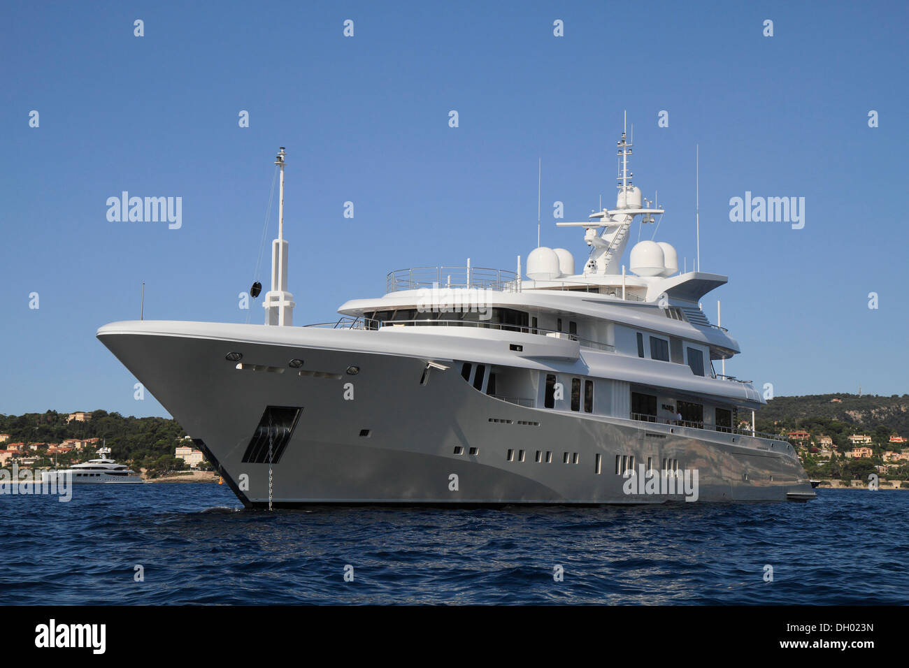 Motor yacht "piano B", costruito dal cantiere navale Abu Dhabi MAR Kiel, ex HDW Kiel, lunghezza di 75 m, costruito nel 2012, a Cap Ferrat Foto Stock