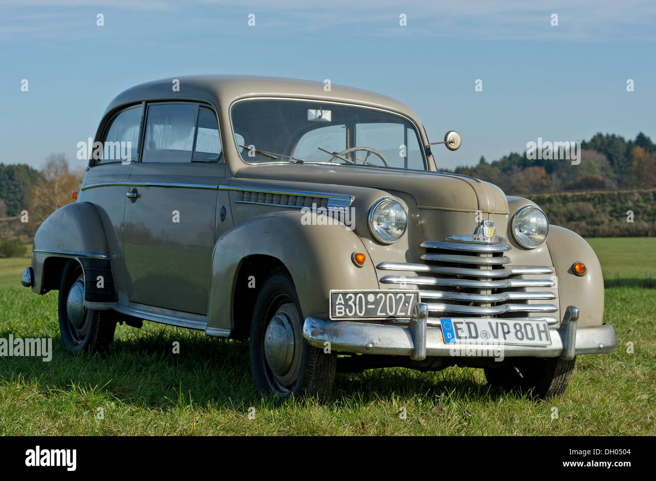 Vintage Opel Olympia, costruita in c. 1950, PublicGround Foto Stock