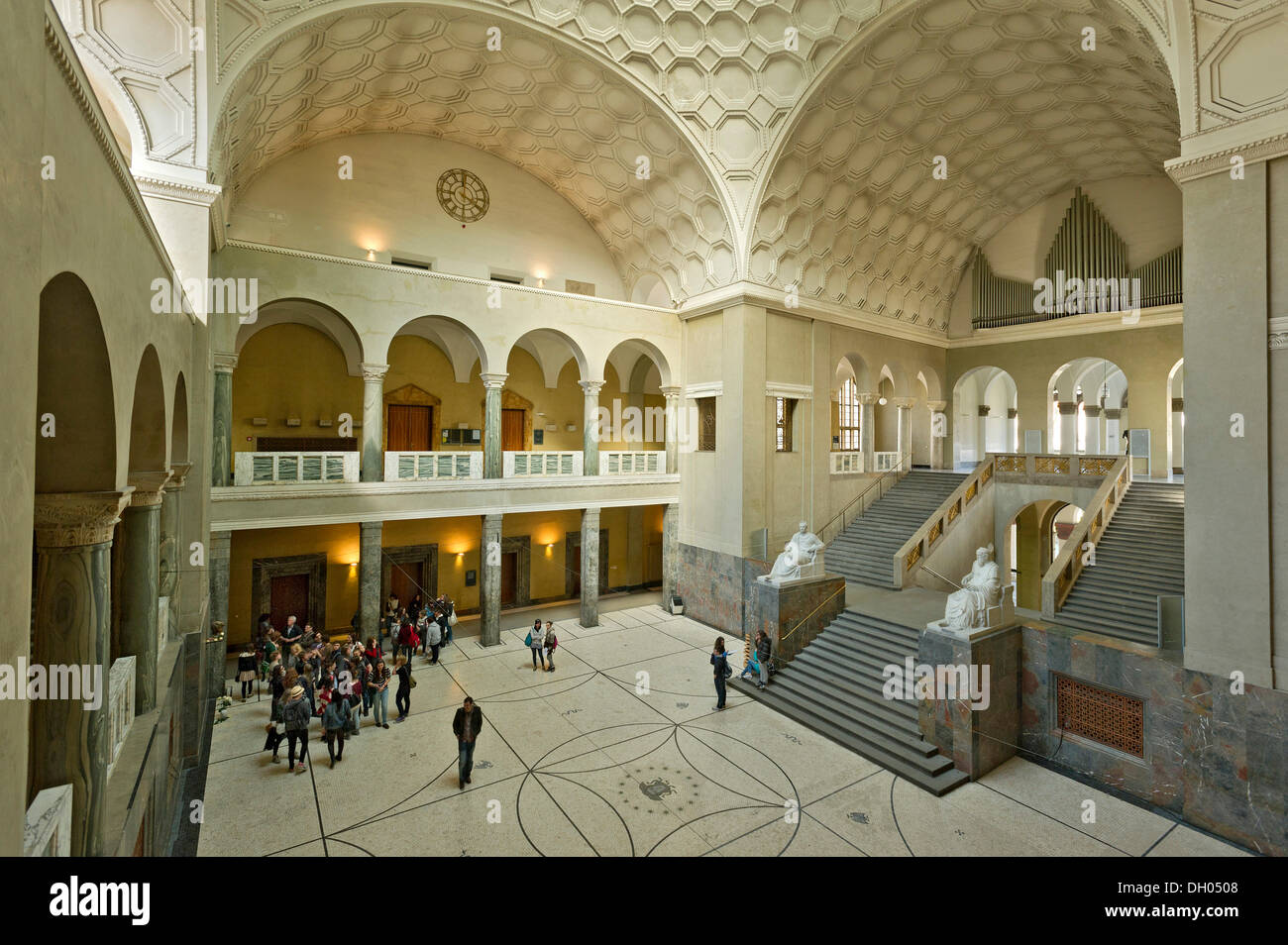 Lichthof, Atrium presso la LMU, Università Ludwig Maximilian, edificio principale, Monaco di Baviera, Baviera, Baviera Foto Stock