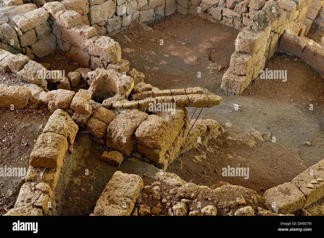 Resti di case etrusche, 7° al VI secolo A.C. la zona archeologica di San Giovenale, vicino a Blera, Lazio, l'Italia, Europa Foto Stock