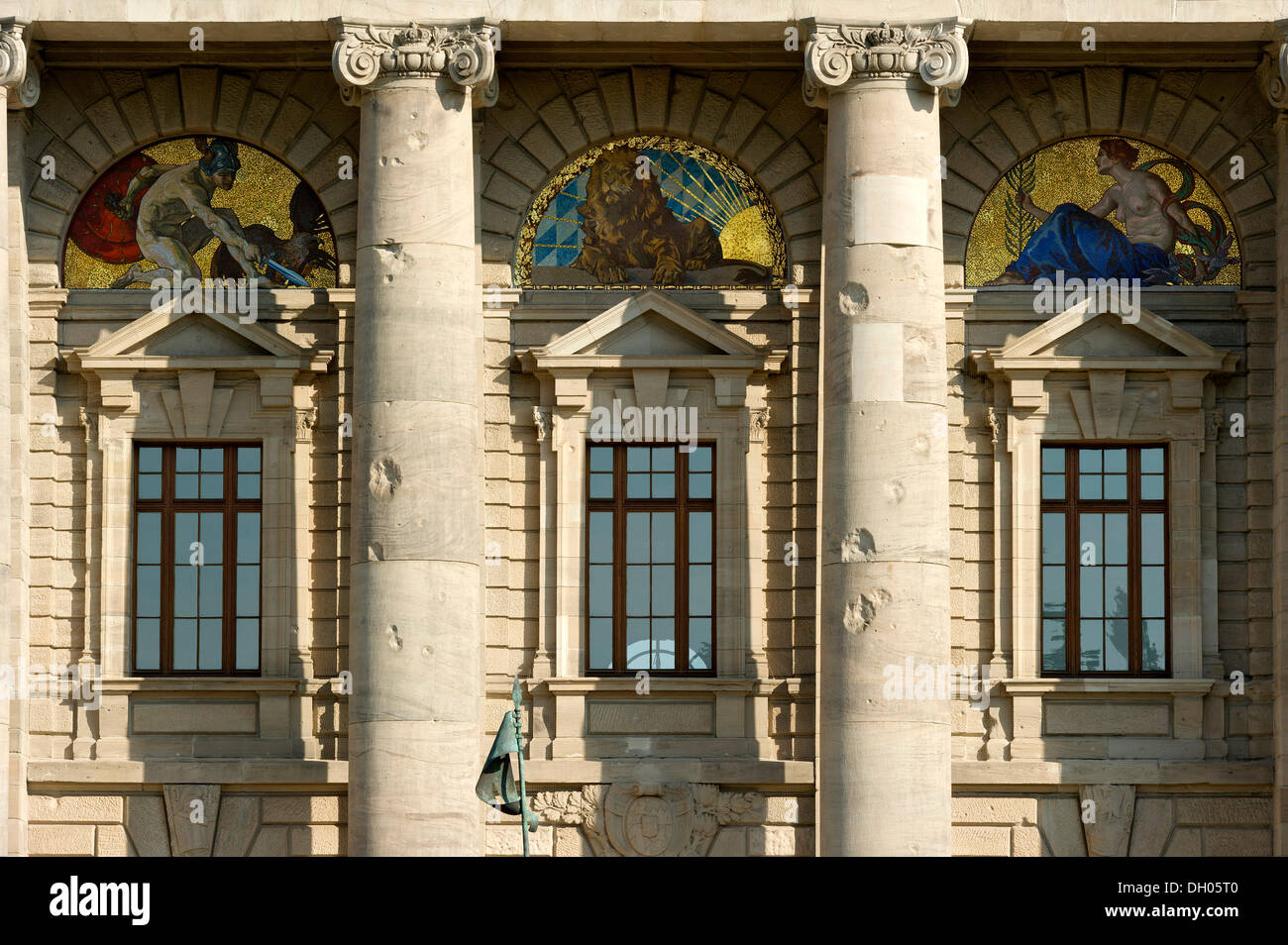 Lo Stato bavarese Cancelleria, ex Esercito Museo nell'Hofgarten o corte giardino, Monaco di Baviera, Baviera, Baviera, Germania Foto Stock