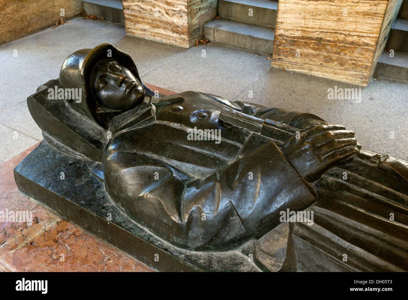 Soldato caduto nella cripta del memoriale di guerra, anno 1924, bavarese di cancelleria di Stato, ex Esercito Museo nell'Hofgarten o Foto Stock