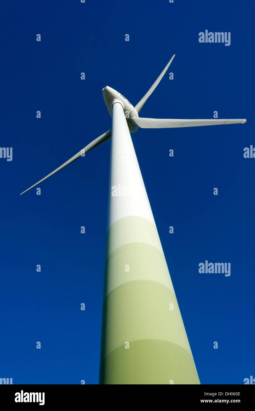Turbina eolica sulla montagna Froettmaninger, Froettmaning, Monaco di Baviera, Baviera, Baviera, Germania Foto Stock