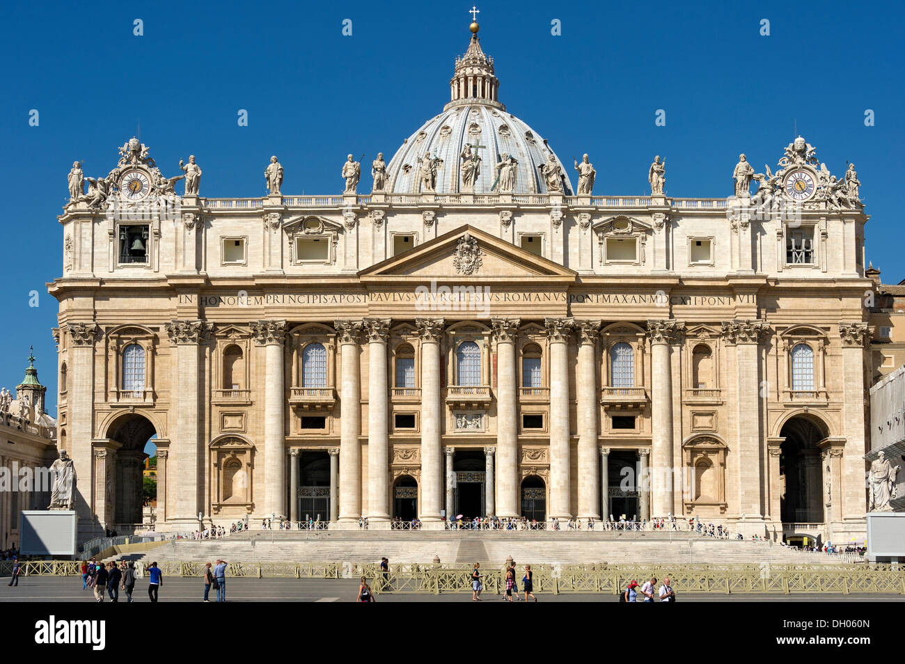La Basilica di San Pietro e Piazza San Pietro, Piazza San Pietro, lo Stato della Città del Vaticano, Italia Foto Stock
