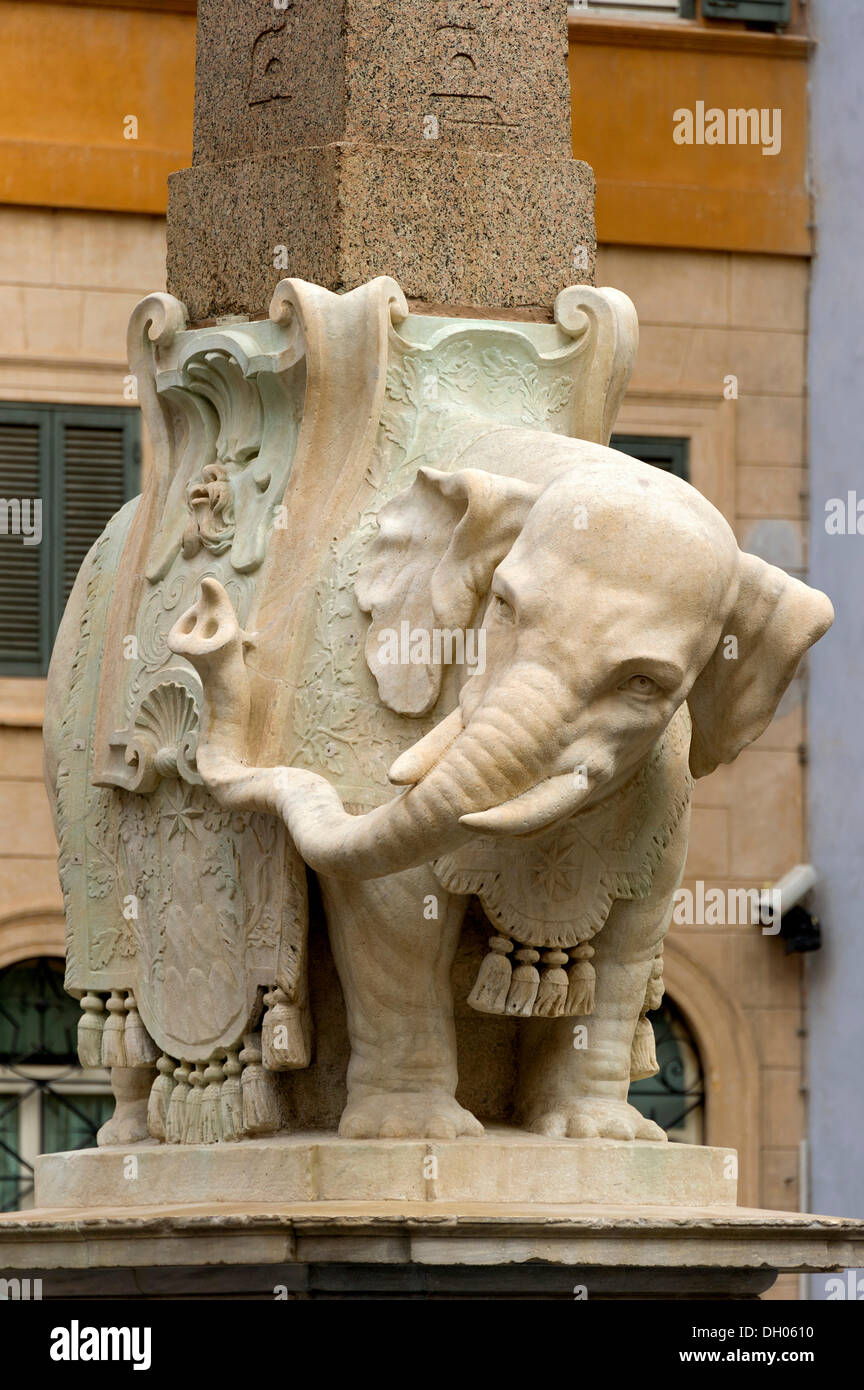 Pulcino della Minerva, elefante portando un obelisco del Bernini, Piazza della Minerva, Roma, lazio, Italy Foto Stock