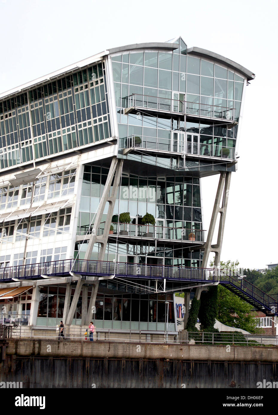 Il Terminal delle Navi da crociera, edificio di uffici, Amburgo Foto Stock