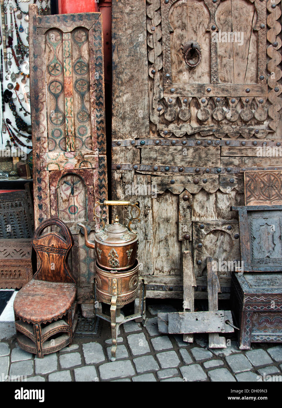 Negozio di antiquariato marrakech marocco Medina Souk Mercato Foto Stock