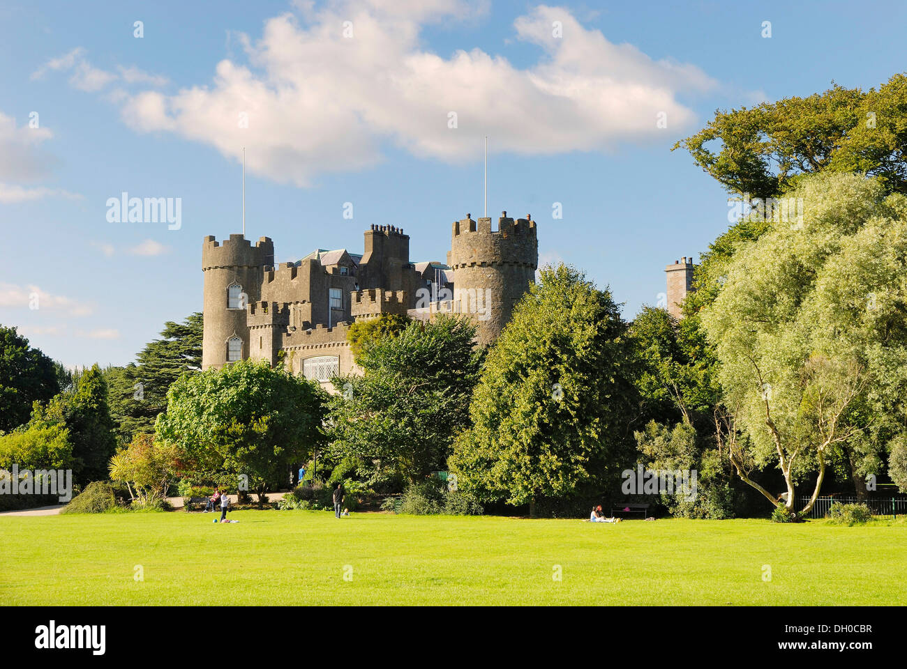 Nei giardini del palazzo di Malahide Castello di Malahide, nella contea di Fingal, Republik di Irlanda, Europa Foto Stock