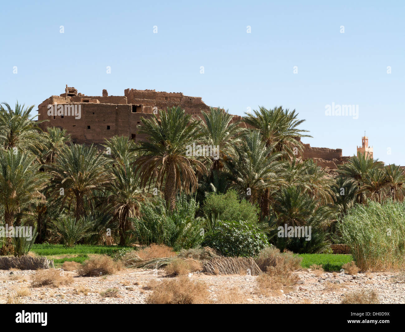 Vista delle mura della parzialmente il villaggio abbandonato di Eghir vicino Ait Herbil, South Western Marocco, Africa del Nord Foto Stock