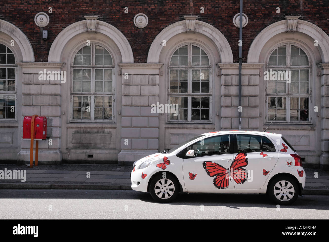 Colorata e divertente dipinto di auto a Copenhagen, Danimarca Foto Stock