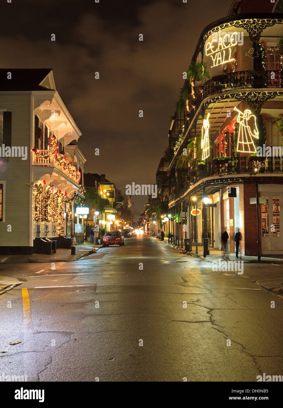 Le luci di Natale all'angolo del Royal e Dumaine strade del Quartiere Francese di New Orleans Foto Stock