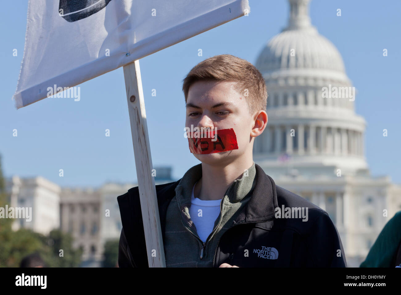 Noi cittadini e molti enti pubblici Organizzazioni di advocacy si riuniscono per rally su Capitol Hill contro la NSA spionaggio - Washington DC, Stati Uniti d'America Foto Stock