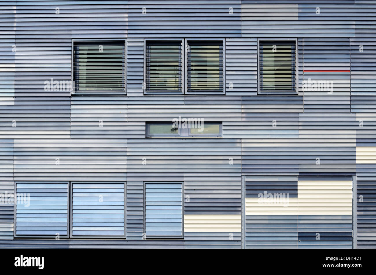 Rivestimento in metallo, pannelli o pannelli sulla Facciata del Municipio di Montpellier o del Municipio di Jean Nouvel Montpellier Francia Foto Stock