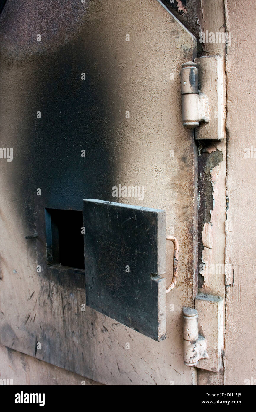 Un inceneritore utilizzato per cremare defunto popolo Buddista è una parte di Boeng Kok tempio motivi in Kampong Cham, Cambogia. Foto Stock