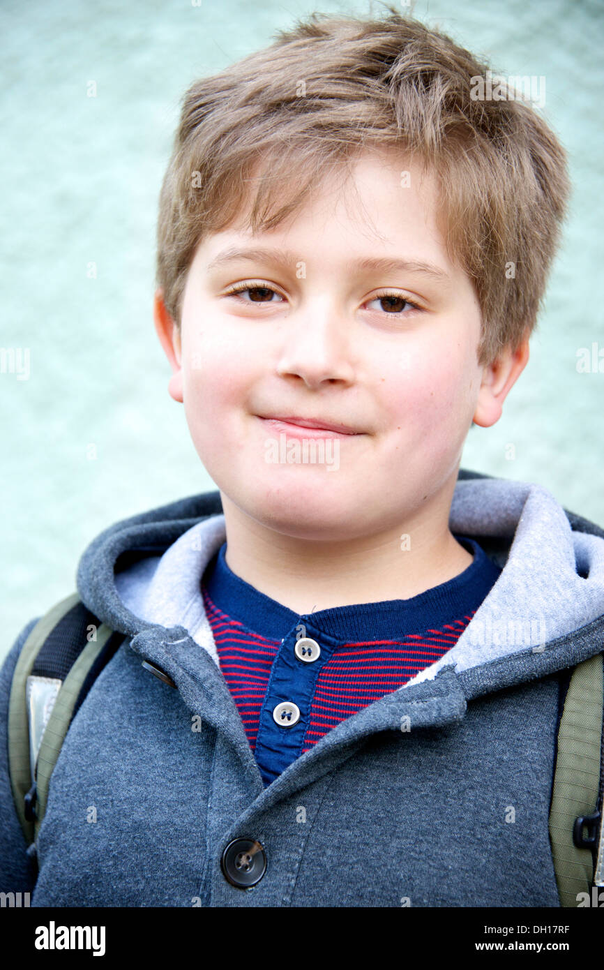 Piccolo scolaro con capelli biondi, ritratto, Monaco di Baviera, Germania Foto Stock