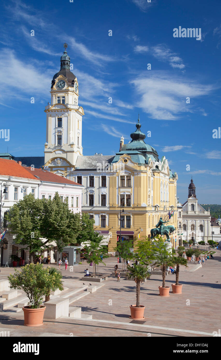 Il Municipio in piazza Szechenyi, Pecs, Dél-Dunántúl, Ungheria Foto Stock