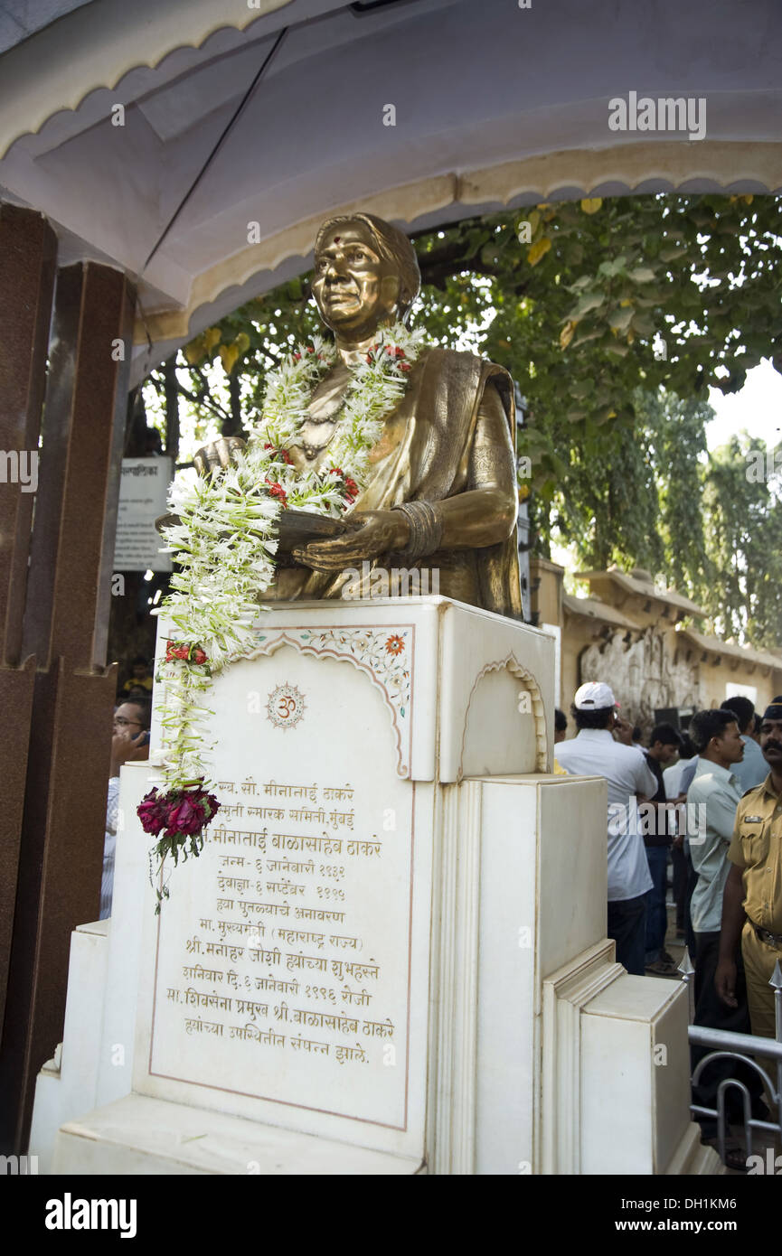 Statua del tardo Meenatai Thackeray , mumbai Maharashtra india asia Foto Stock