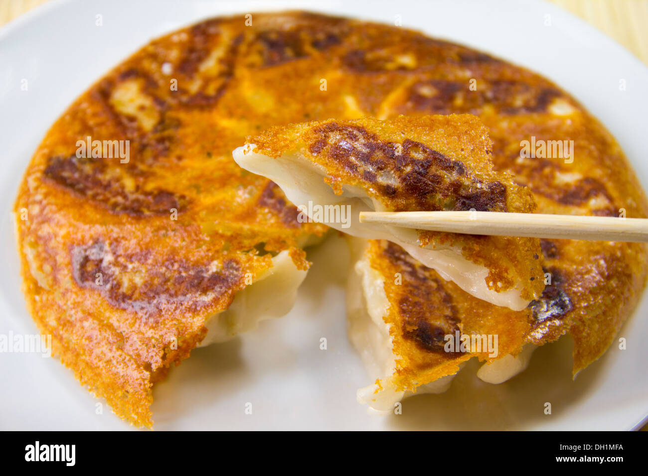 Jaozi con croccante di pelle sottile Foto Stock