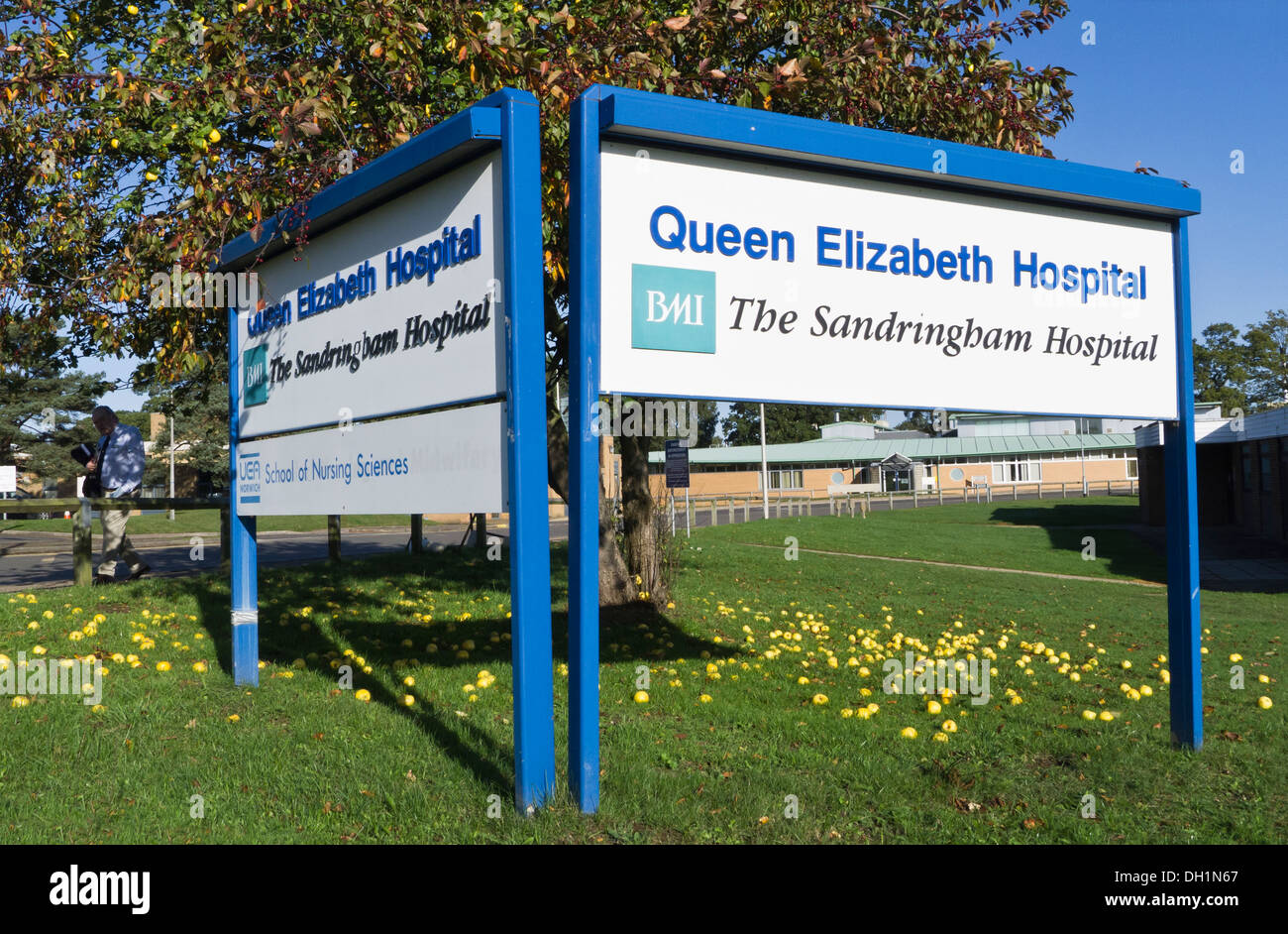 Segno di entrata per la Queen Elizabeth Hospital di King's Lynn, Norfolk. Foto Stock