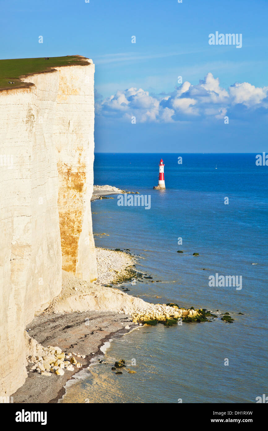 Beachy Head Lighthouse sotto sette sorelle chalk cliffs South Downs national park East Sussex England Regno unito Gb eu europe Foto Stock