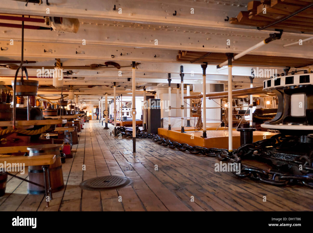 HMS Warrior nel dock Portsmouth Historic Dockyard Portsmouth Inghilterra Hampshire REGNO UNITO GB EU Europe Foto Stock