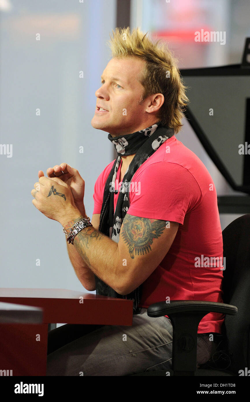 Toronto, Canada. 29 ott 2013. Sei volte (WWE World Wrestling Entertainment) campione, Chris Jericho viene visualizzato sulla TV globale è la mattina mostra condividendo la sua esperienza professionale di carriera di wrestling, i suoi ruoli in televisione e la sua nuova serie web ma sto Chris Jericho. Credito: EXImages/Alamy Live News Foto Stock
