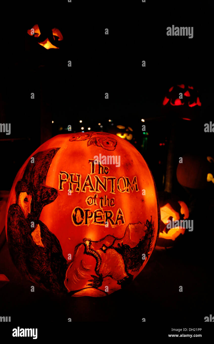 Musical 'Fantasma dell'Opera', Jack O' Lanterna prima degli eventi di Halloween, Providence, Rhode Island, STATI UNITI D'AMERICA Foto Stock