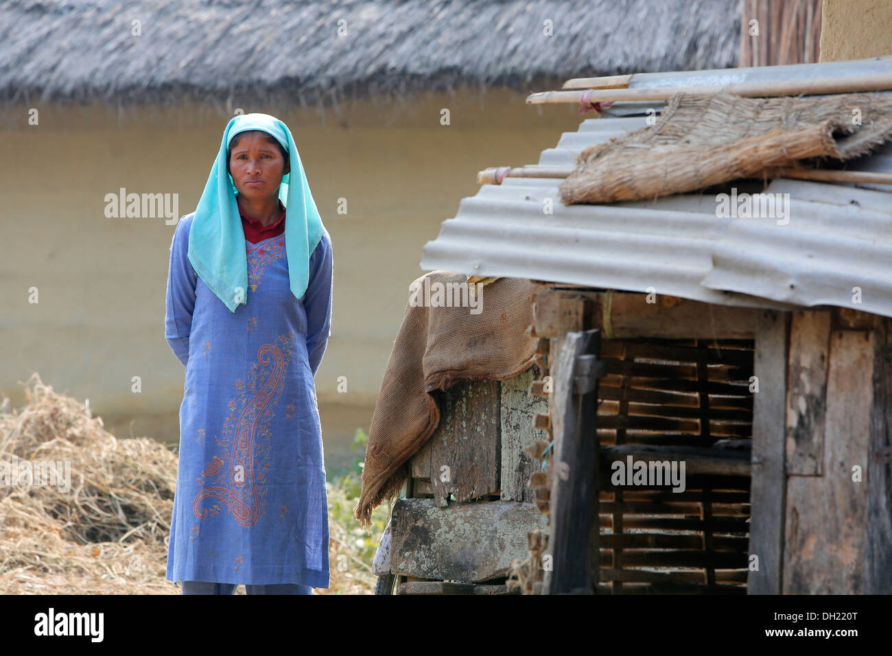 La donna in un villaggio privato vicino Birathnagar, Terai regione, Nepal, Asia Foto Stock