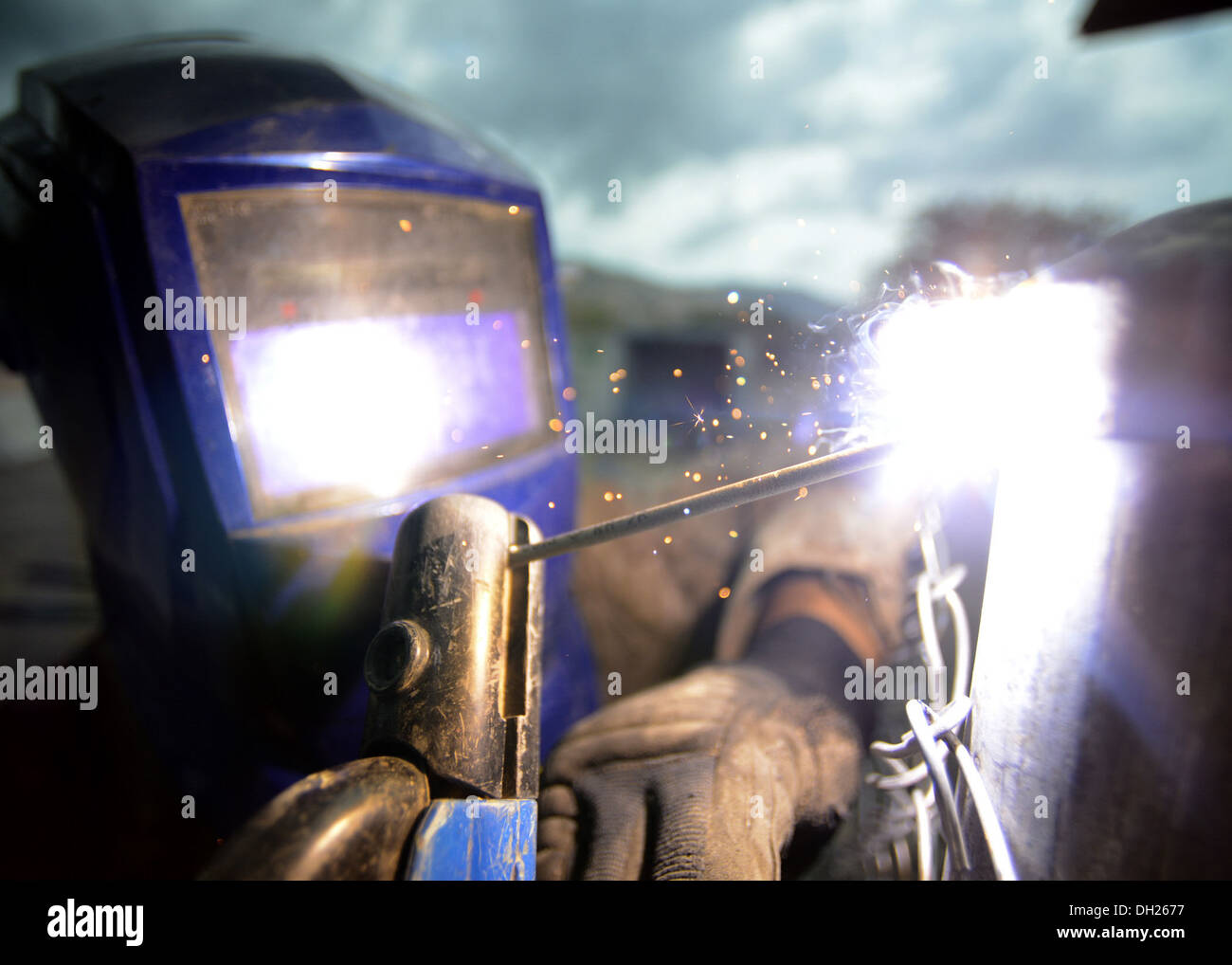 METINARO, Timor Est - (ott. 26, 2013) DEGLI STATI UNITI Marine Corps Combat Engineer lancia Cpl. Jose Diaz, assegnato al primo plotone, 9 ita Foto Stock