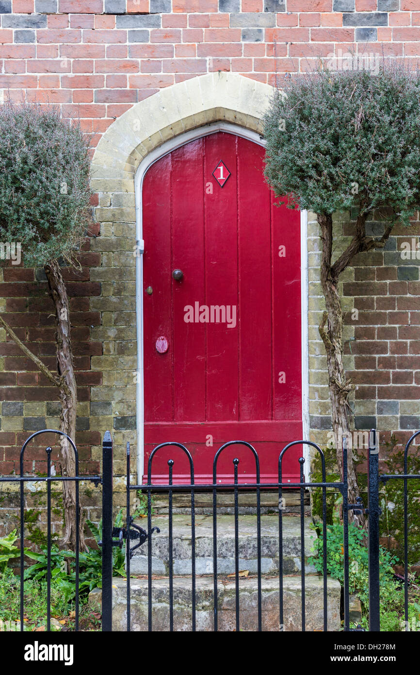 Esterno della casa tradizionale nel villaggio di Beaulieu nel New Forest National Park - il villaggio risale a molti secoli fa. Foto Stock