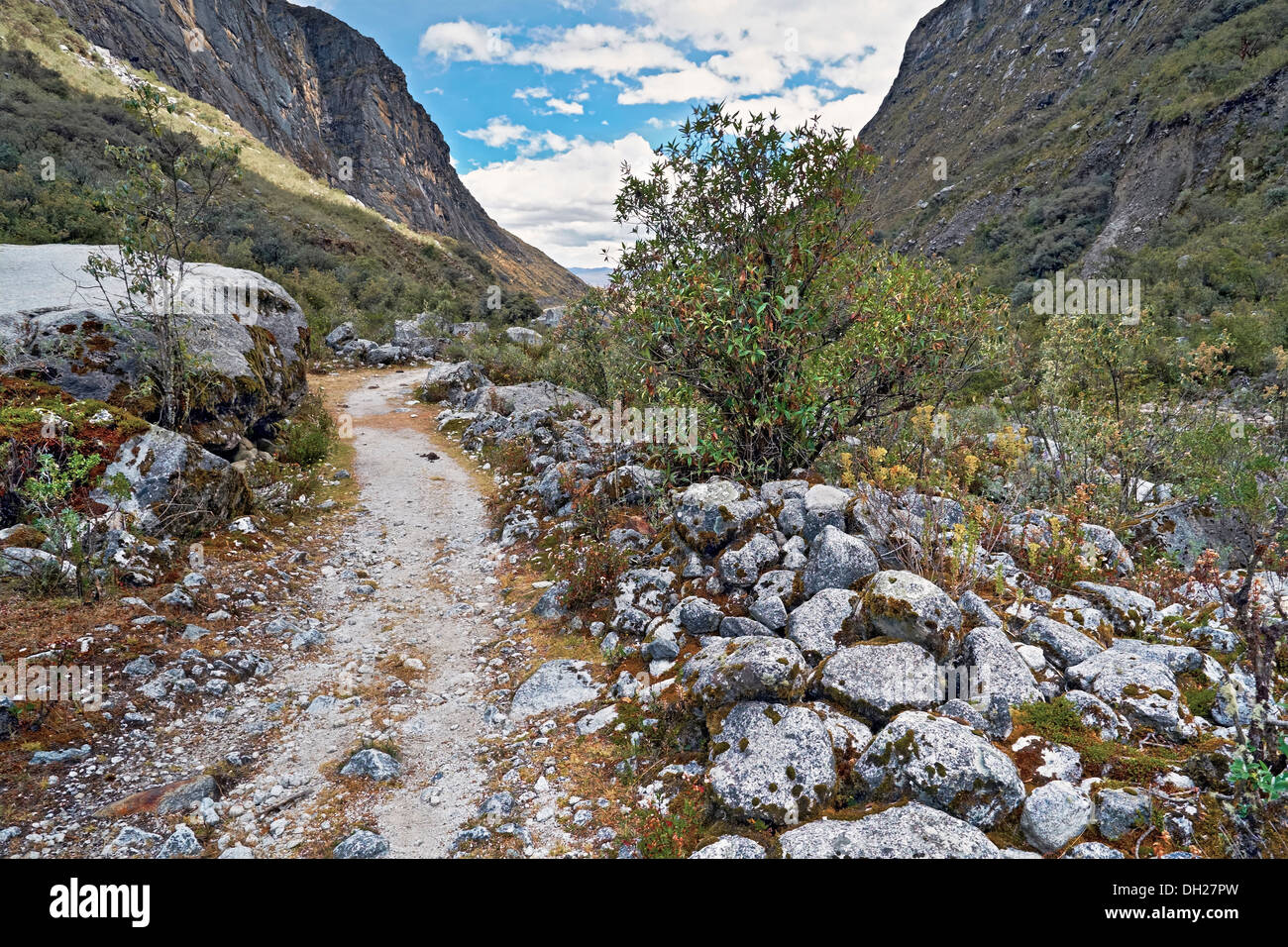 Montagna andina via Cojup Valley in Perù, Sud America Foto Stock