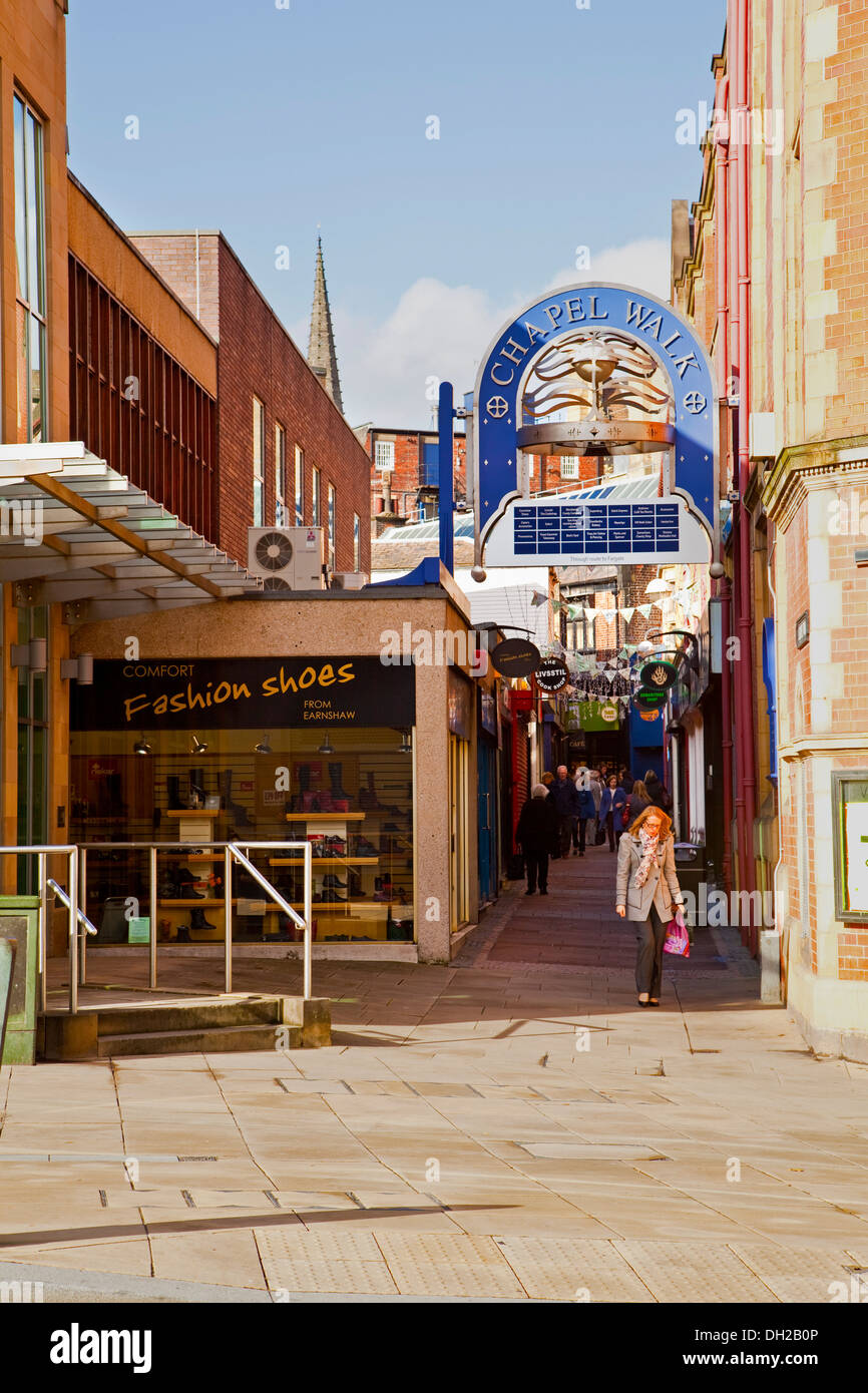 Passeggiata Chapl precint pedonale Sheffield South Yorkshire Regno Unito Foto Stock