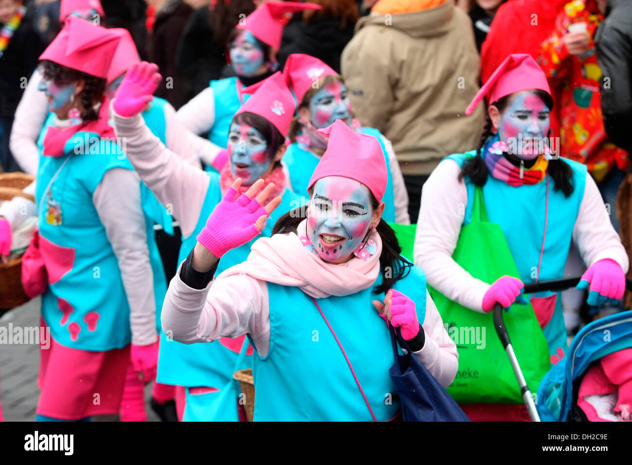 Sfilata di Carnevale il giovedì grasso in Muelheim-Kaerlich, Renania-Palatinato Foto Stock