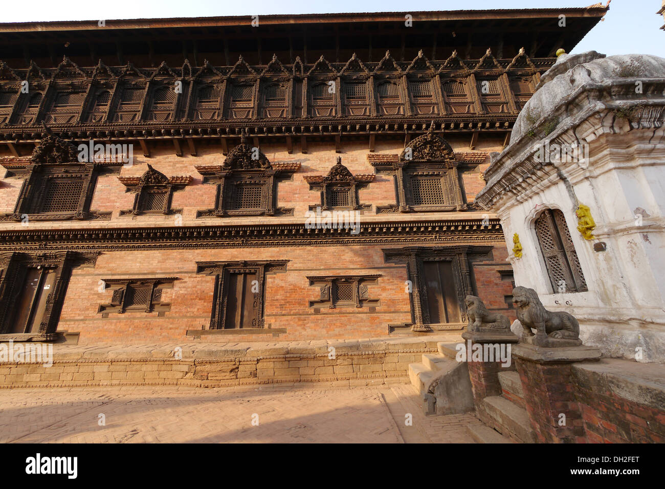 Il Nepal Bakhtapur, una storica cittadina nella valle di Kathmandu e sito del patrimonio mondiale dell'UNESCO. Foto Stock